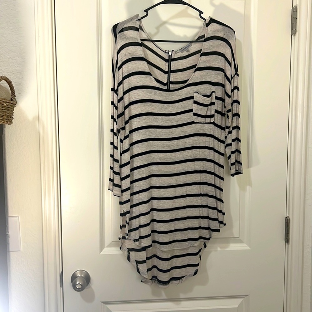 Charlotte Russe Tapered Zip Back Top